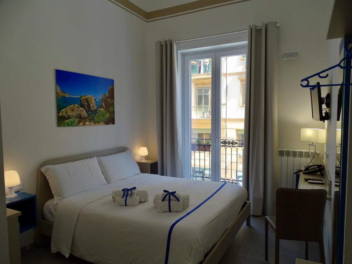 Le Quattro Stagioni - Rooms & Suites Палермо Екстериор снимка
